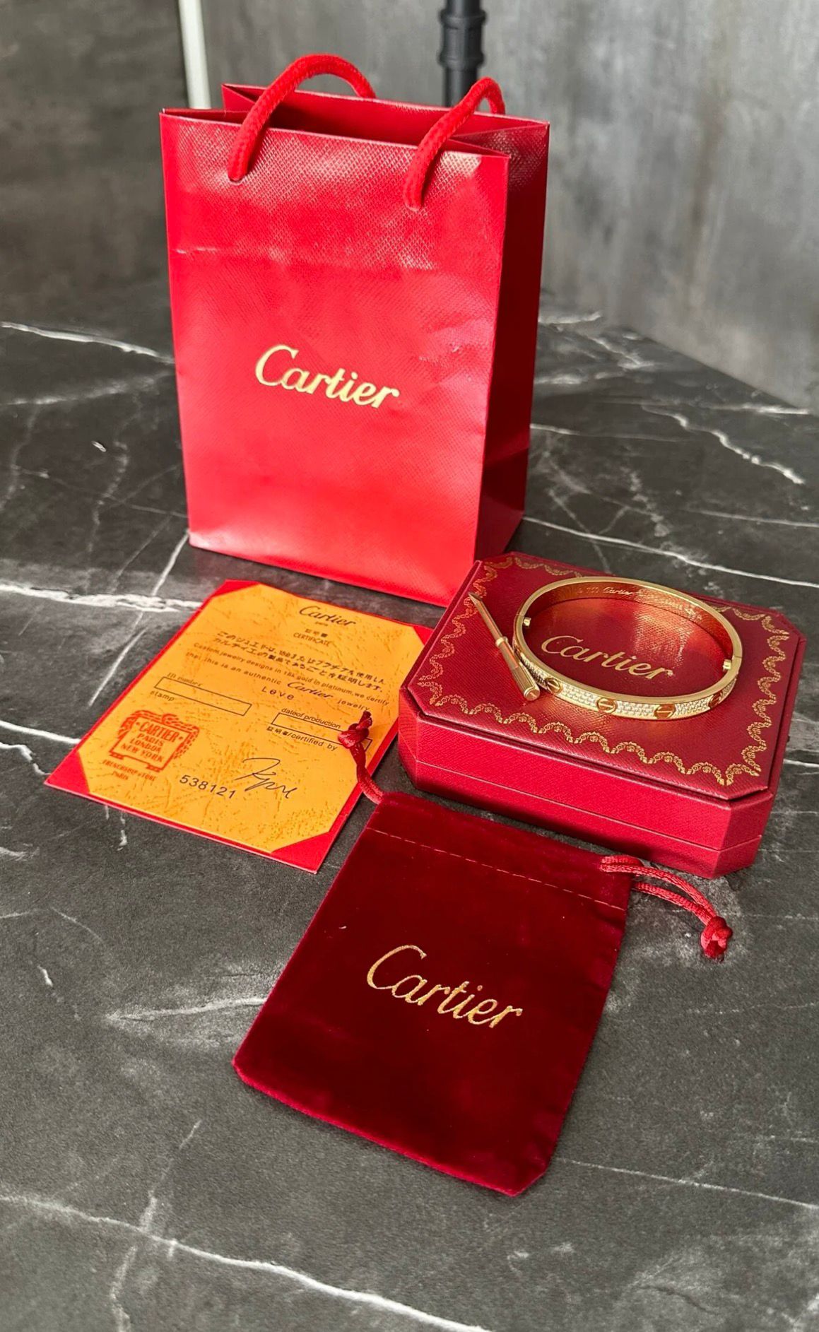 Brazalete Cartier Dorado