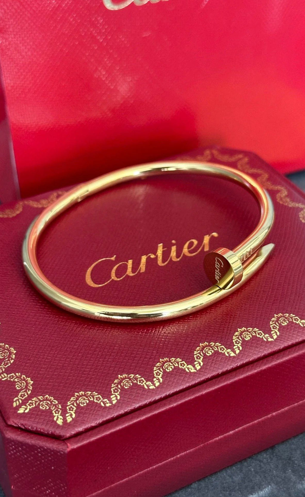 Brazalete Cartier Dorado